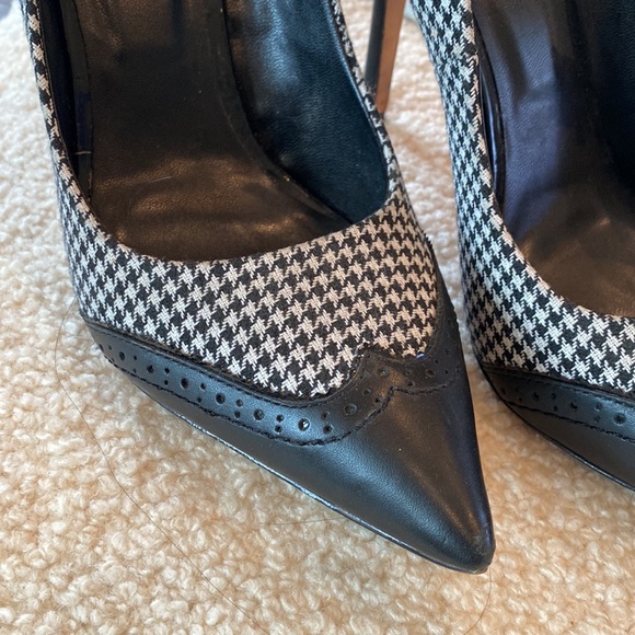 Rachel Roy Houndstooth Heel Pointy Toe Pump - Picture 6 of 11